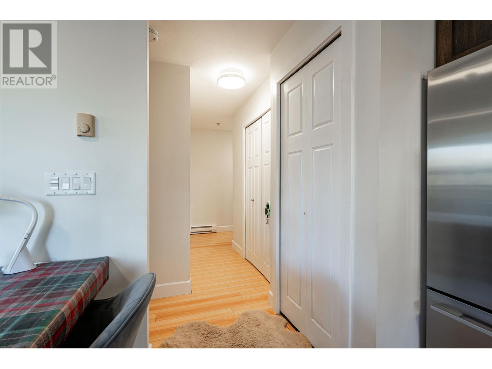 203 1988 SUFFOLK AVENUE, Port Coquitlam