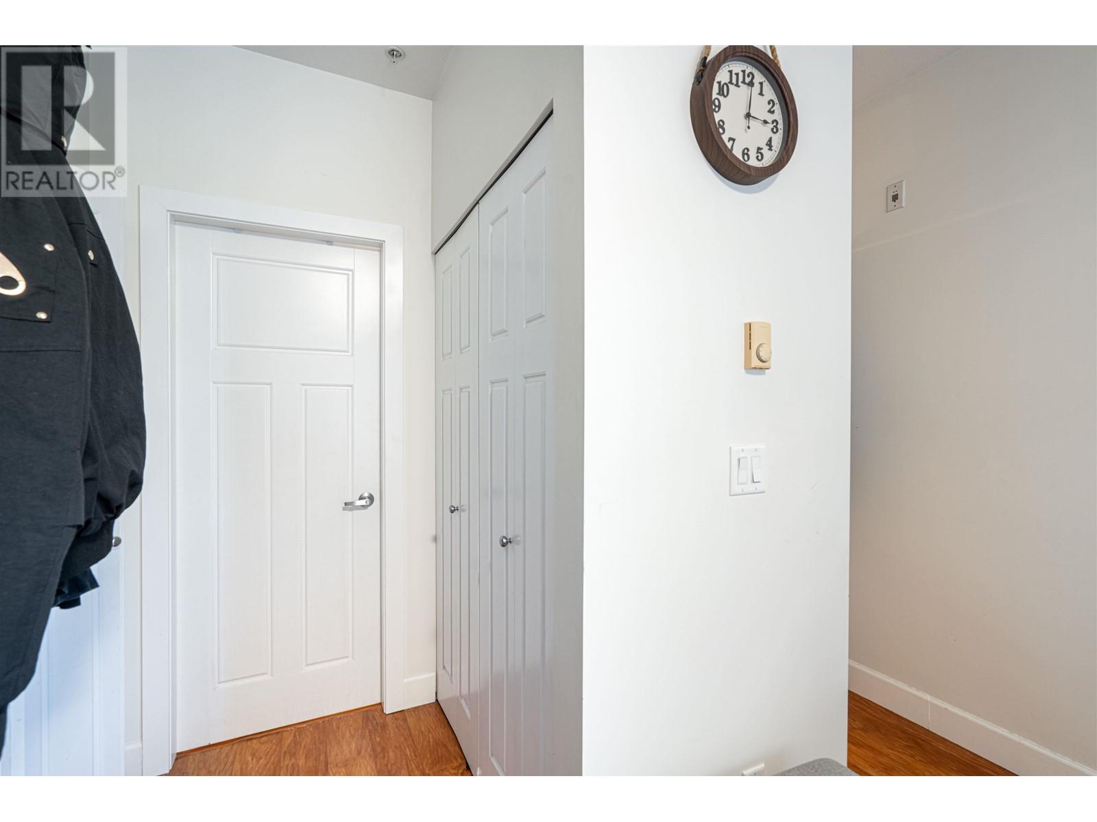 203 1988 SUFFOLK AVENUE, Port Coquitlam