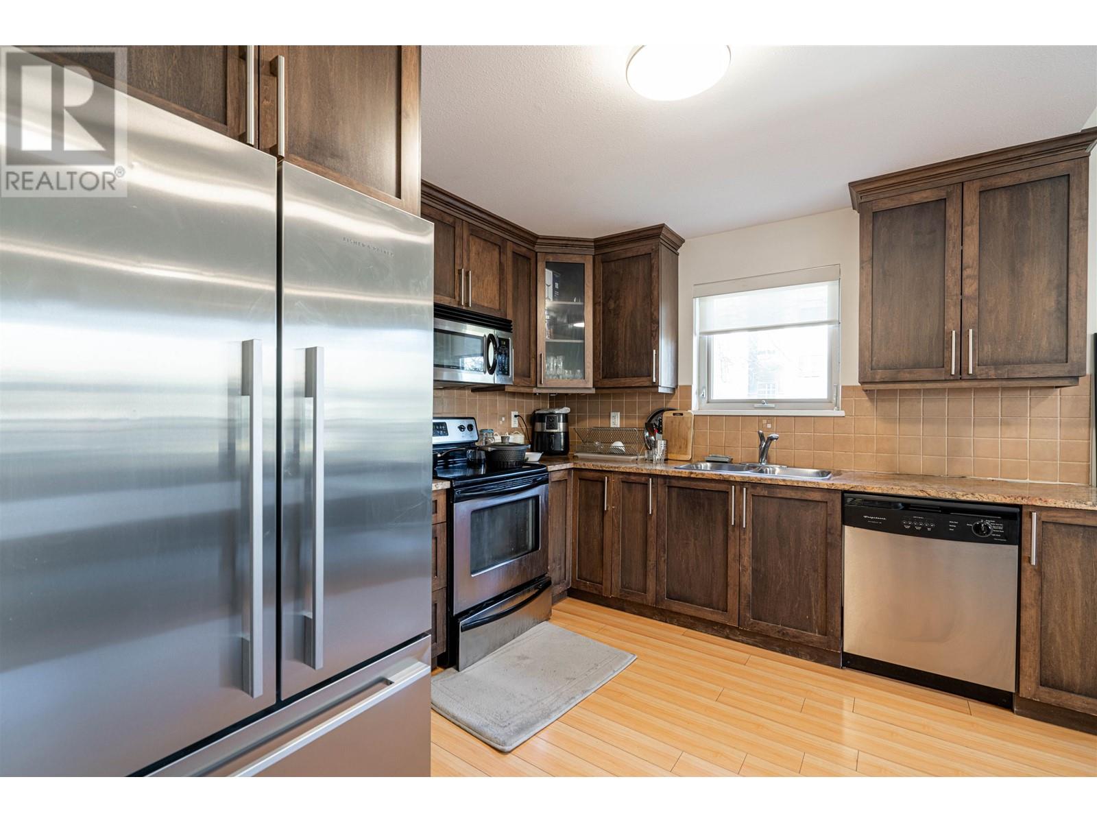 203 1988 SUFFOLK AVENUE, Port Coquitlam
