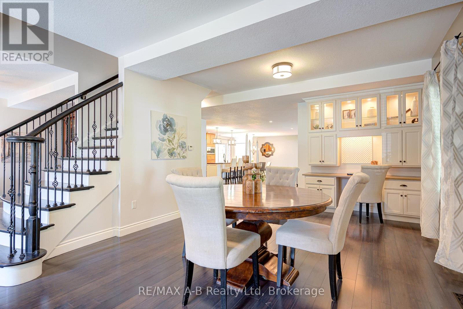 Photo 12 of 197 Trafalgar Street N, West Perth ON