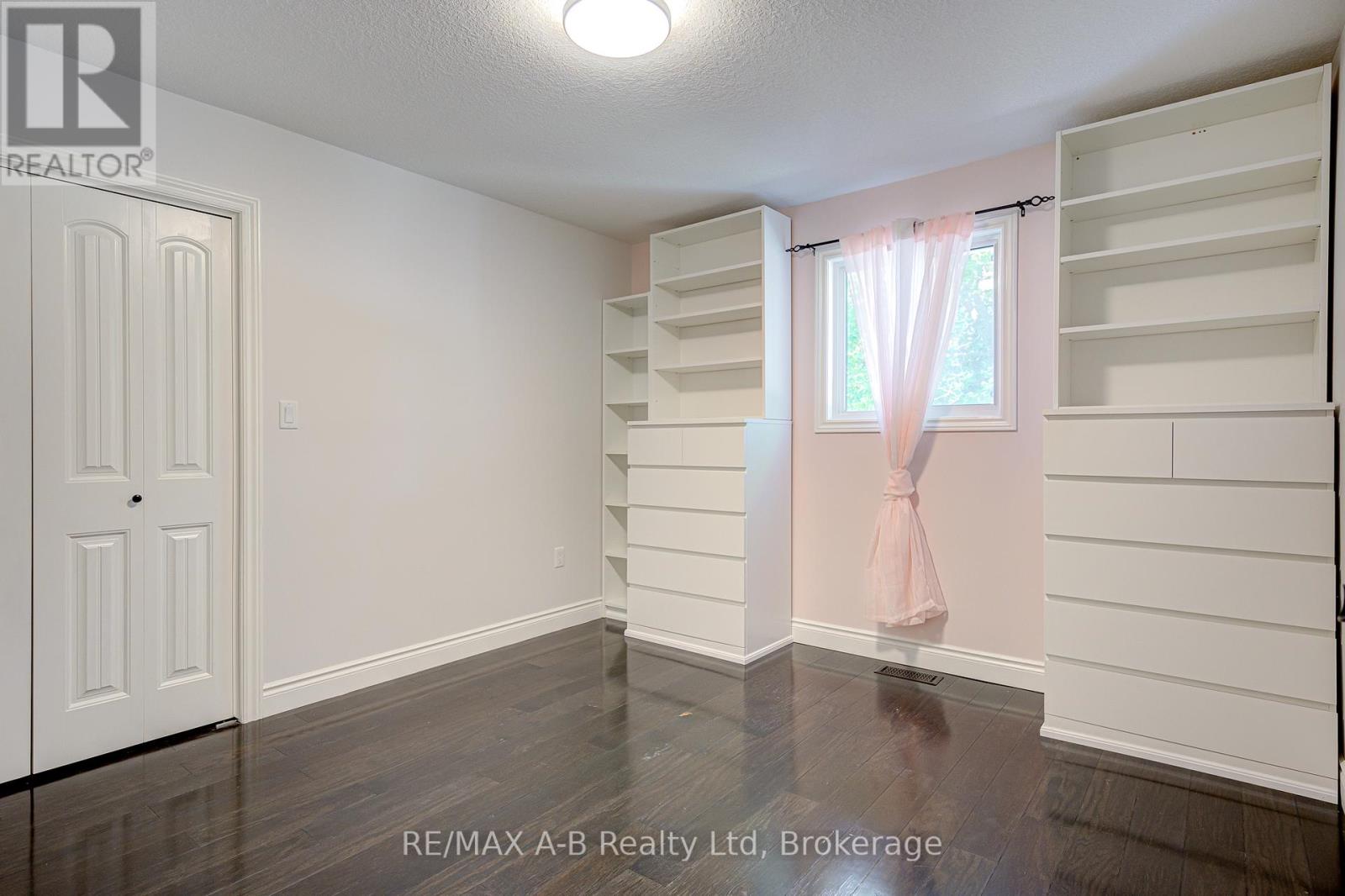 Photo 31 of 197 Trafalgar Street N, West Perth ON