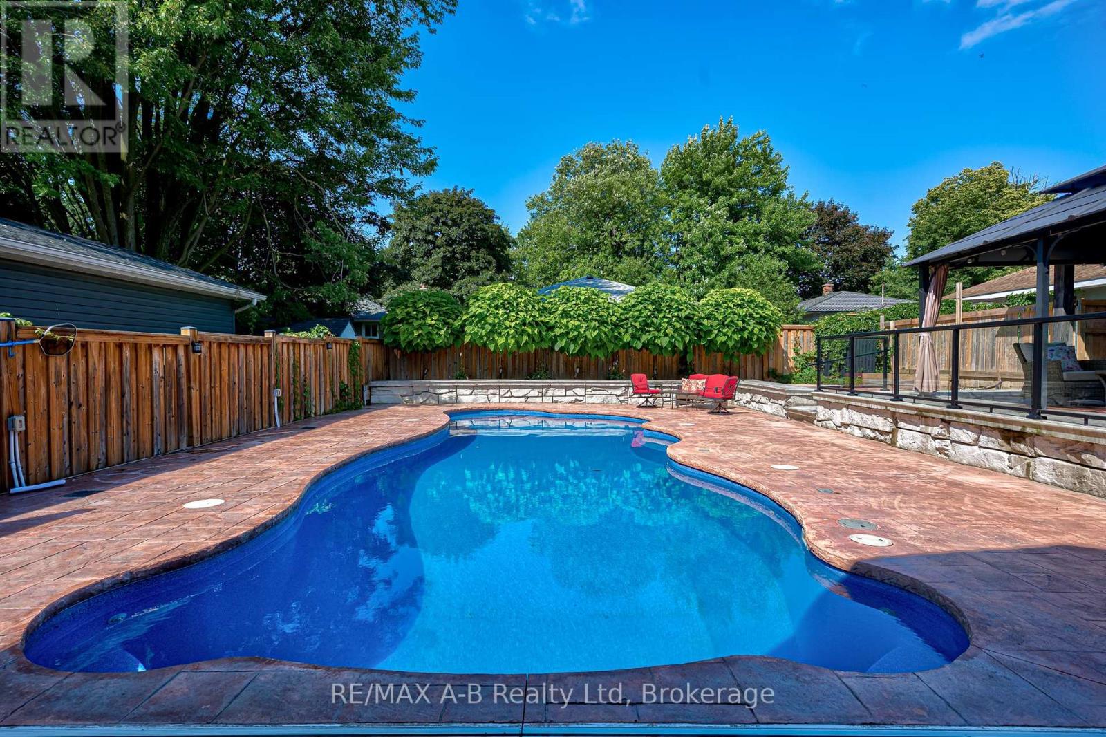 Photo 39 of 197 Trafalgar Street N, West Perth ON