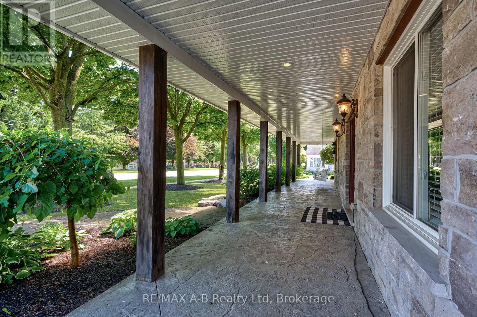 Photo 6 of 197 Trafalgar Street N, West Perth ON