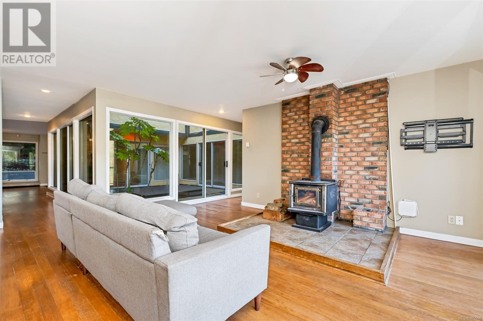 4133 Rocky Mountain Rd, Malahat