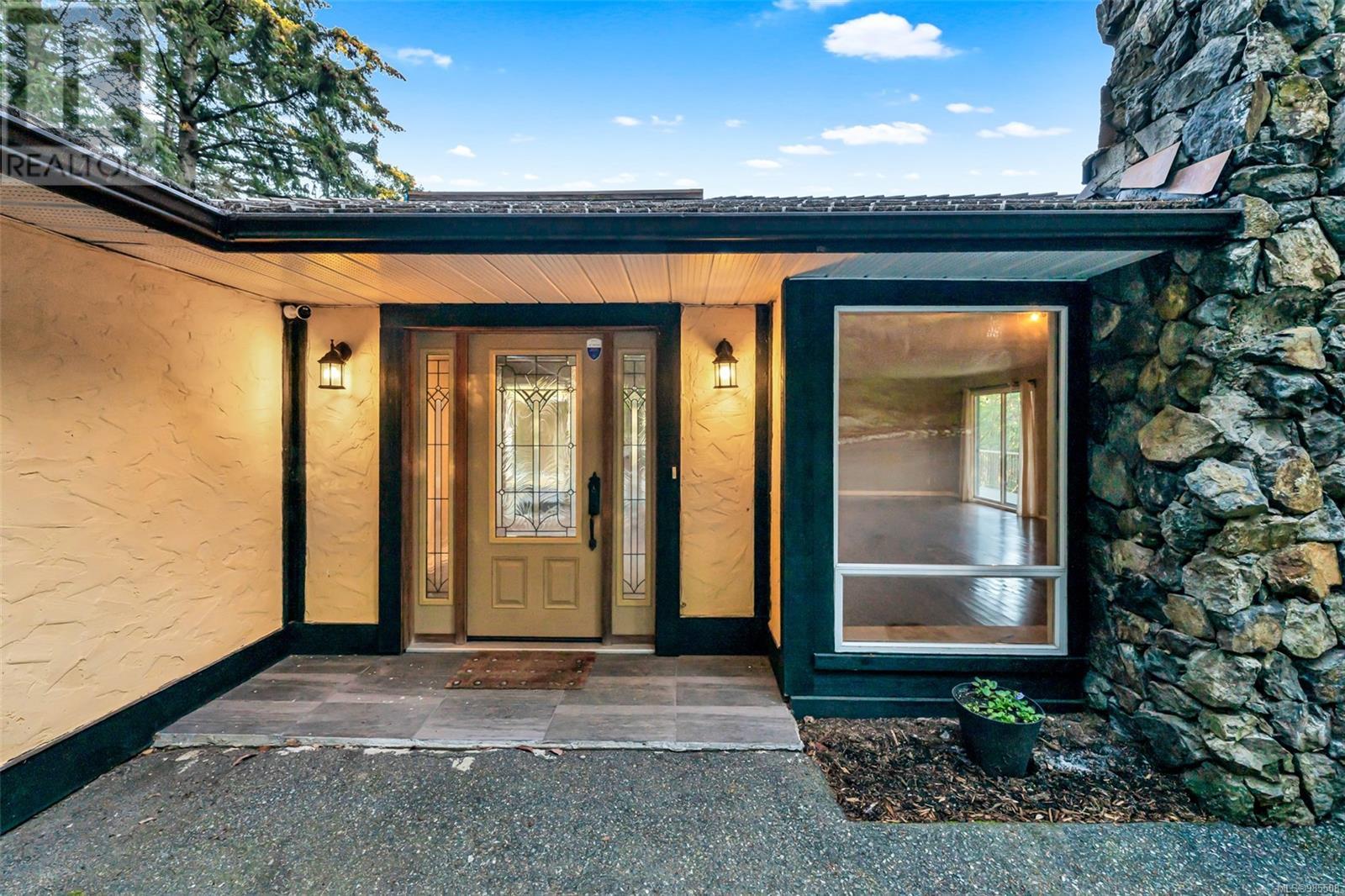 4133 Rocky Mountain Rd, Malahat