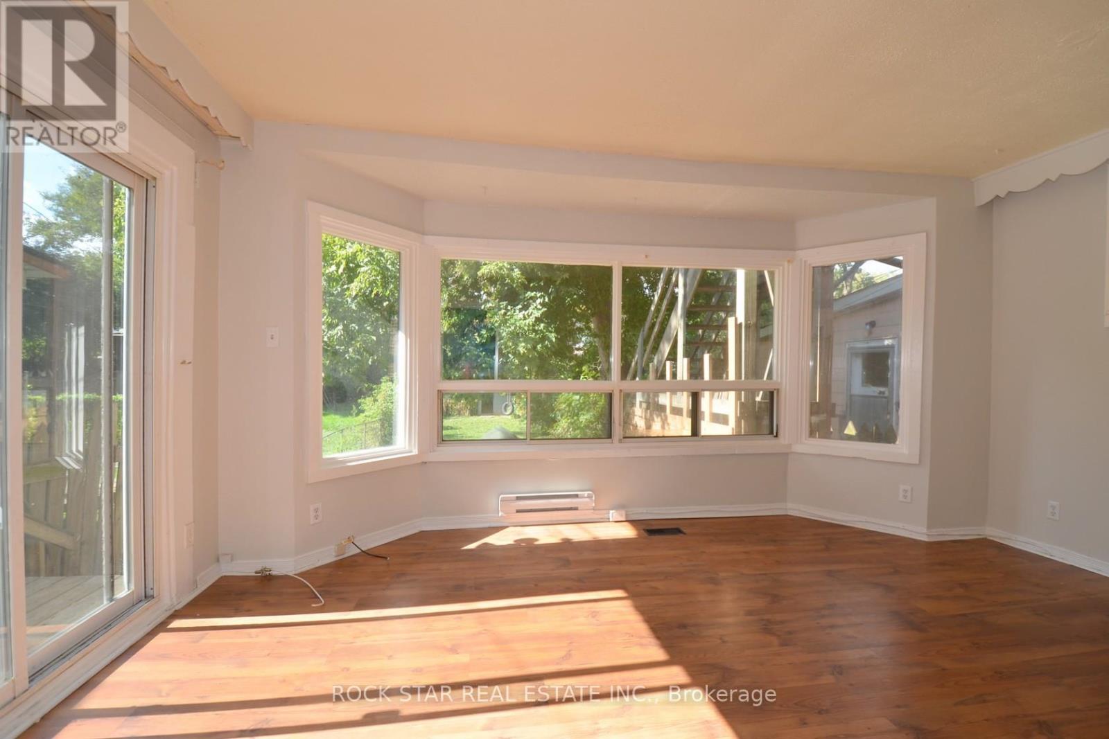 Photo 47 of 58 Erie Avenue, Hamilton ON