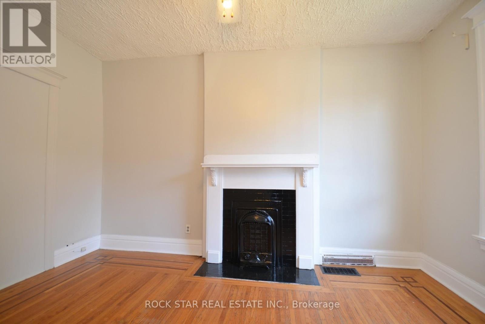 Photo 25 of 58 Erie Avenue, Hamilton ON