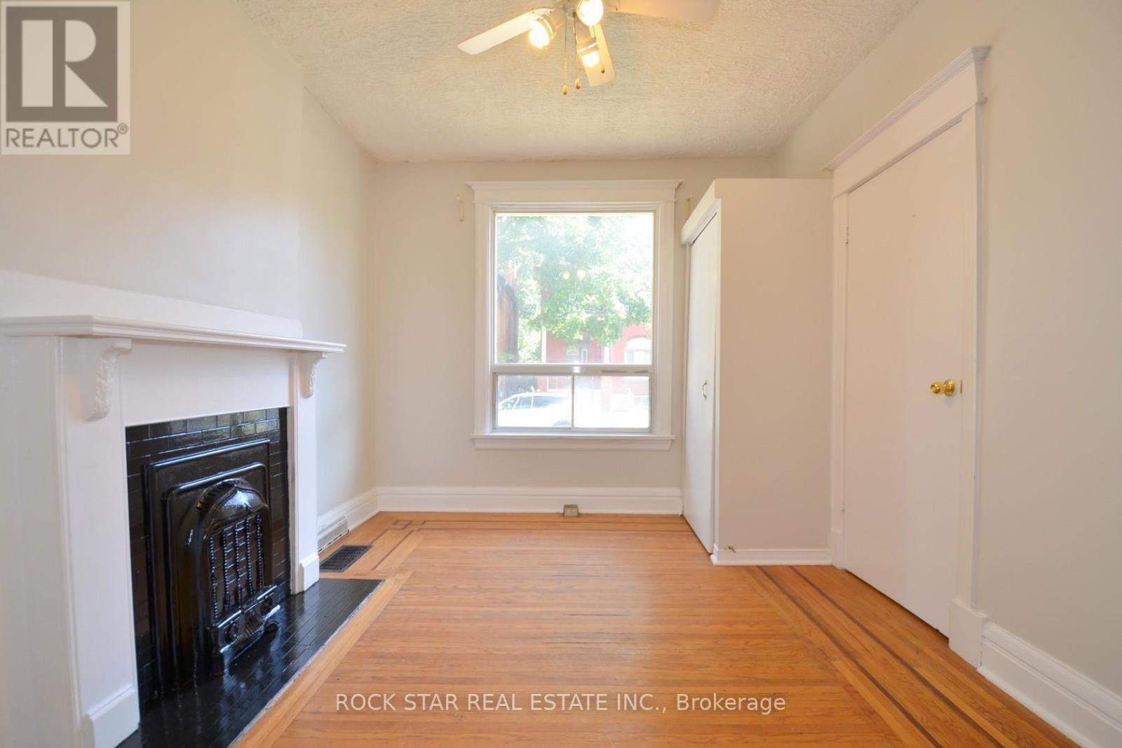Photo 32 of 58 Erie Avenue, Hamilton ON