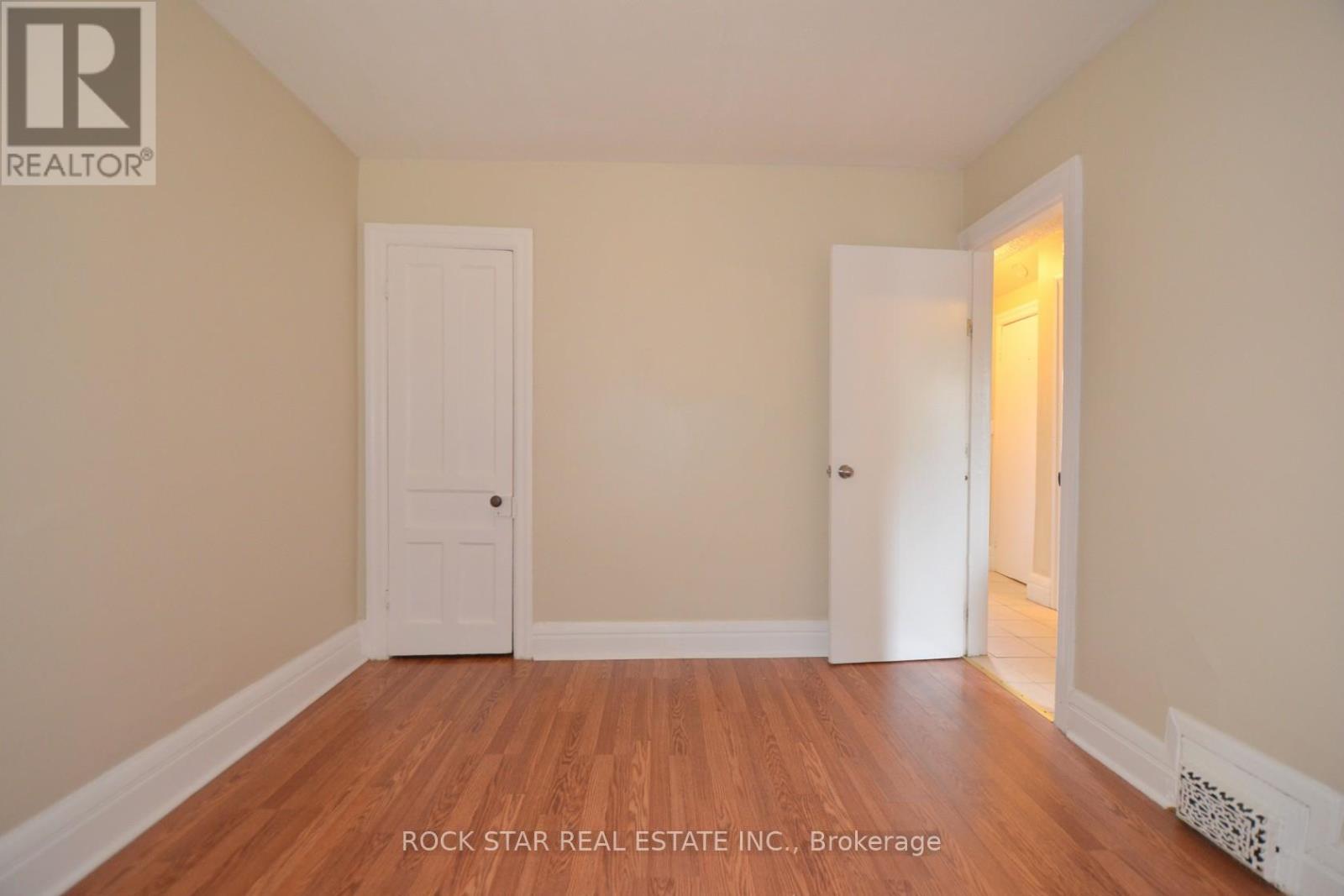 Photo 34 of 58 Erie Avenue, Hamilton ON