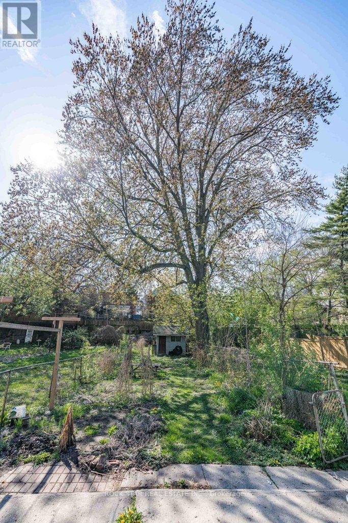 Photo 18 of 58 Erie Avenue, Hamilton ON