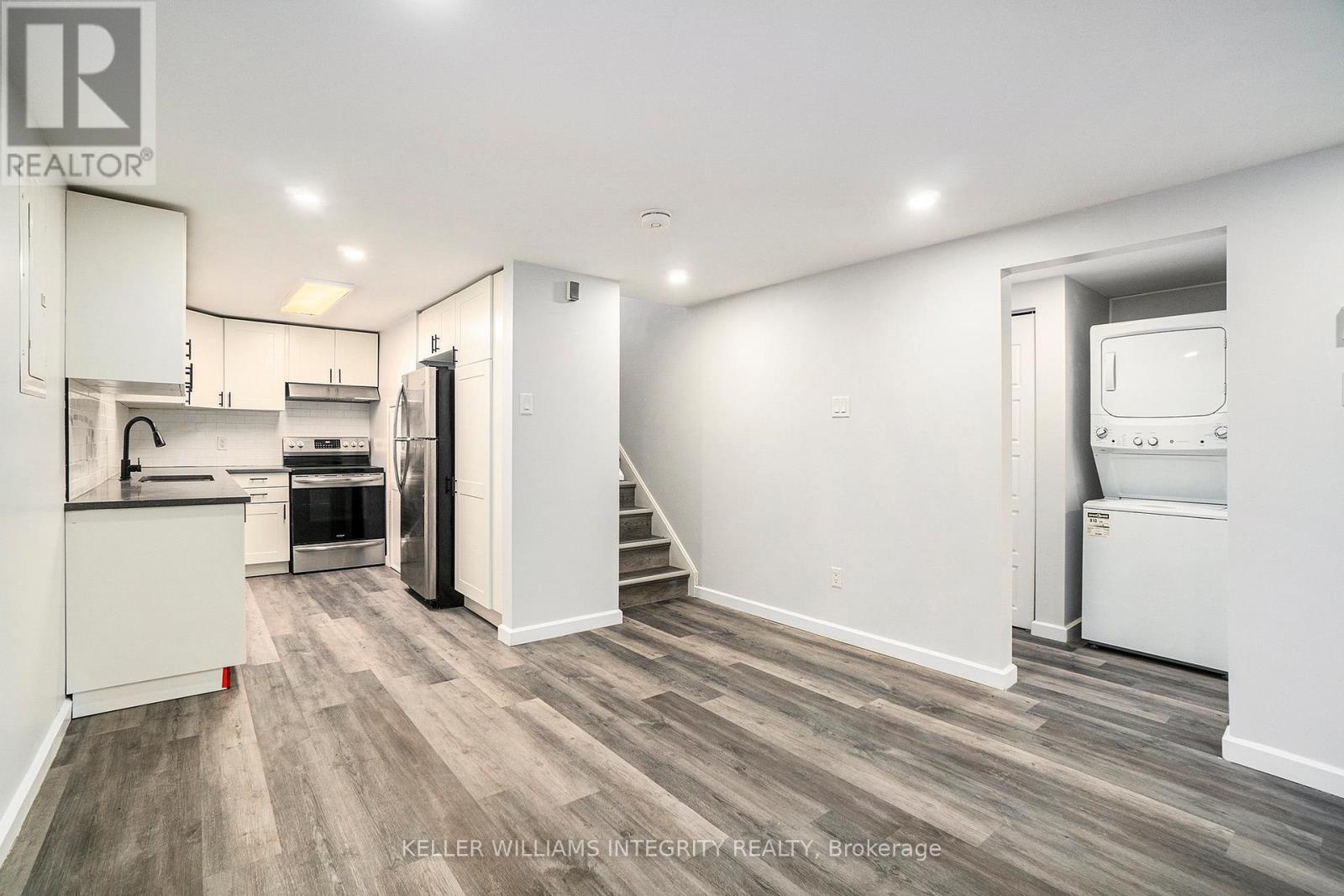 Photo 17 of 22 Dollard Street, Russell ON