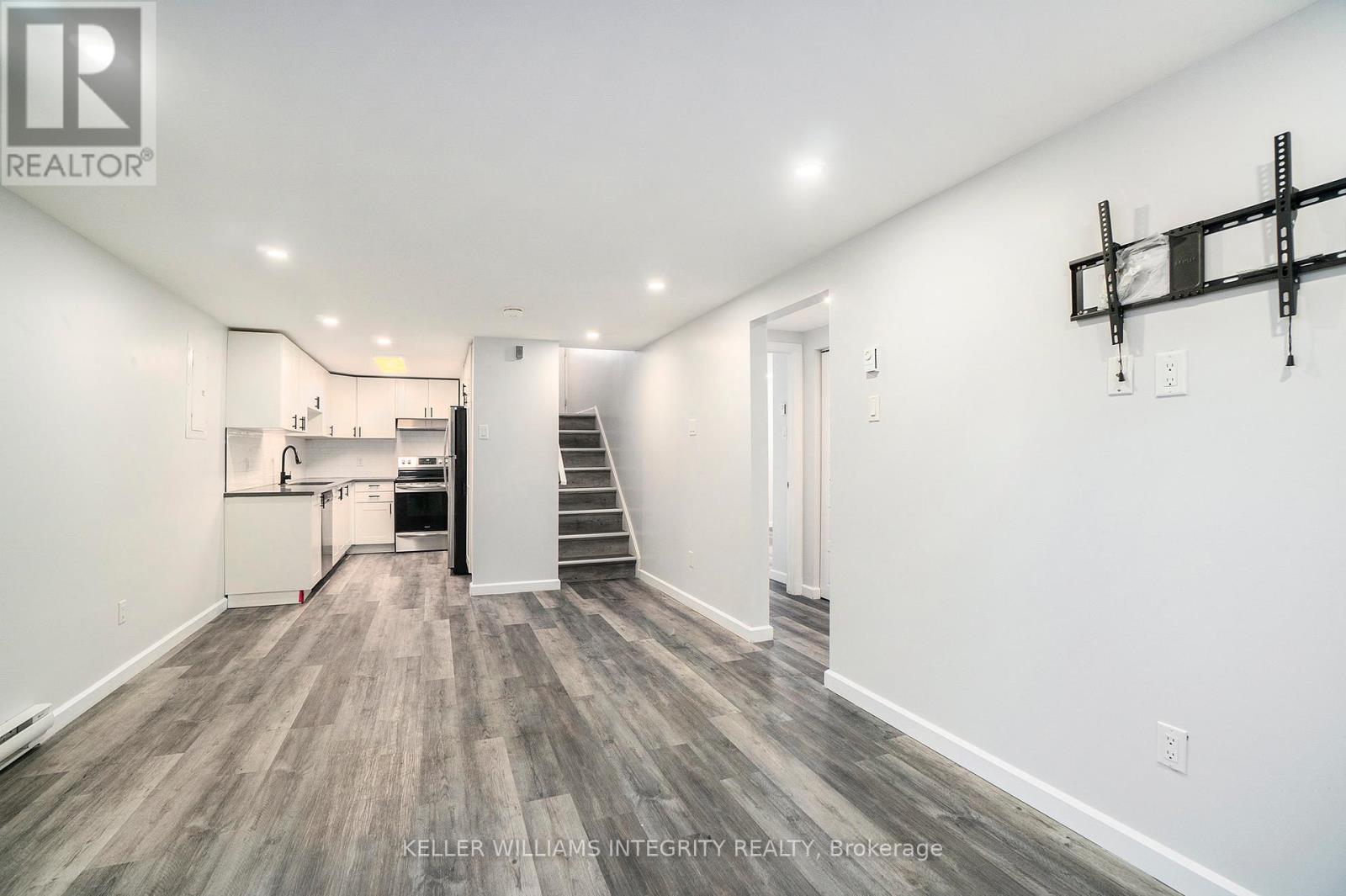 Photo 26 of 22 Dollard Street, Russell ON