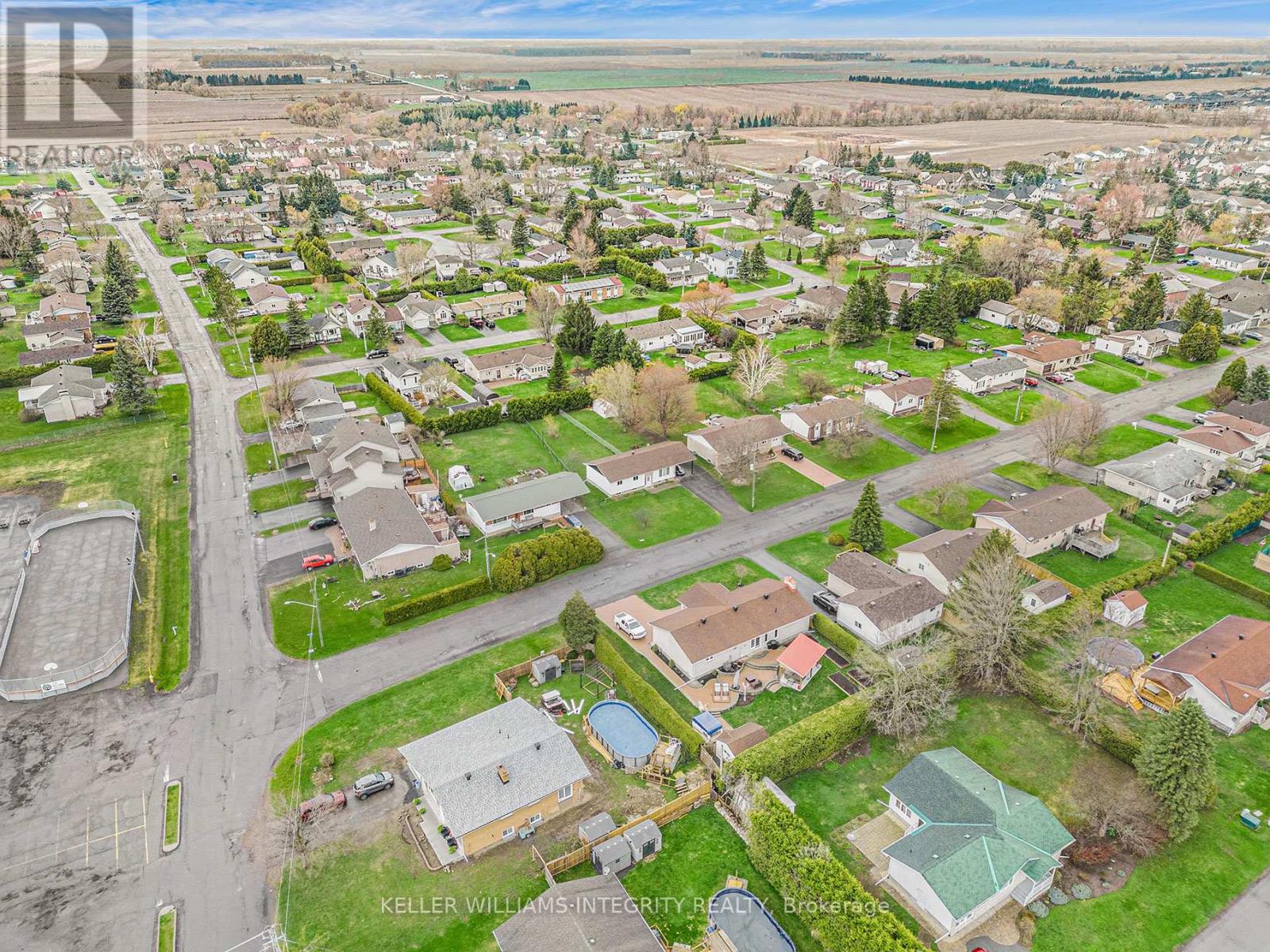Photo 27 of 22 Dollard Street, Russell ON