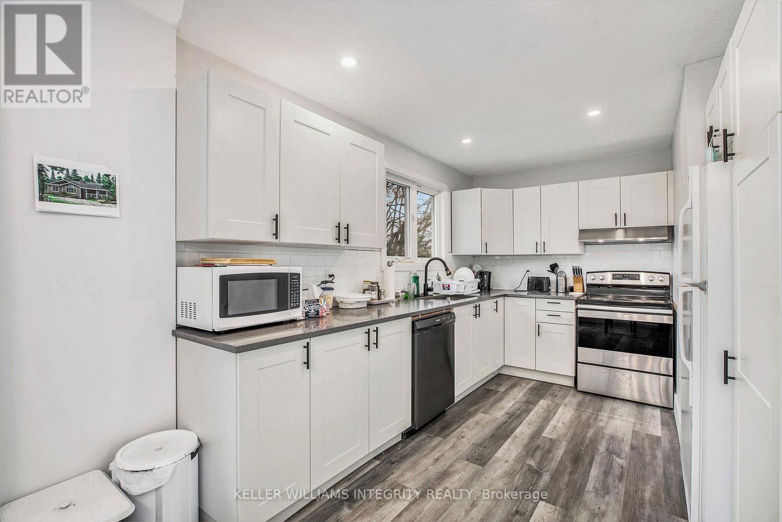 Photo 24 of 22 Dollard Street, Russell ON