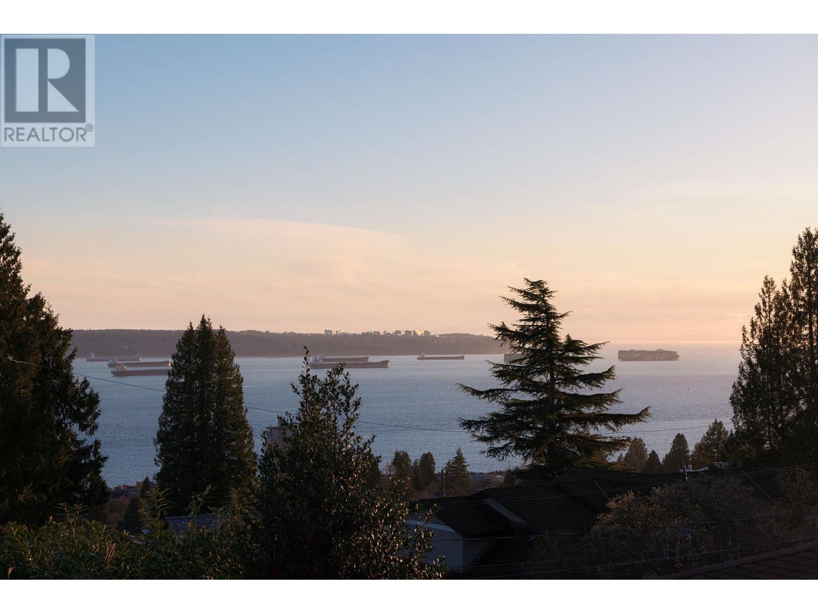 1715 22ND STREET, West Vancouver real estate listing R2987822