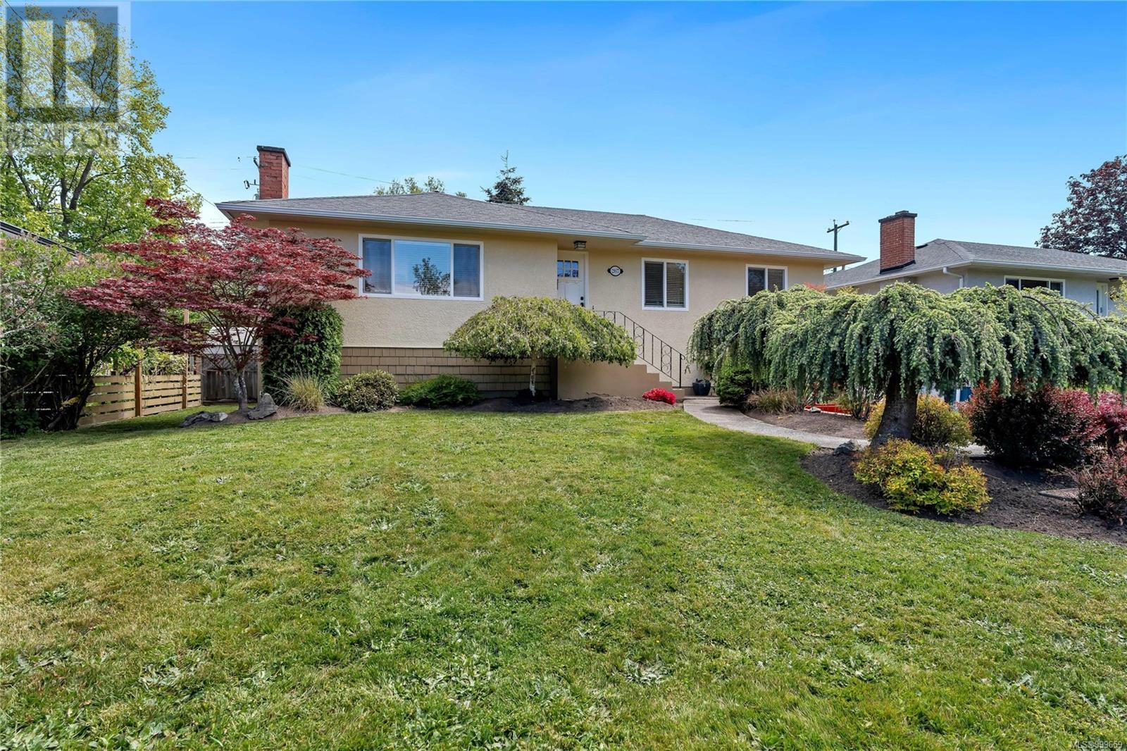  2917 Oriole Street, Saanich