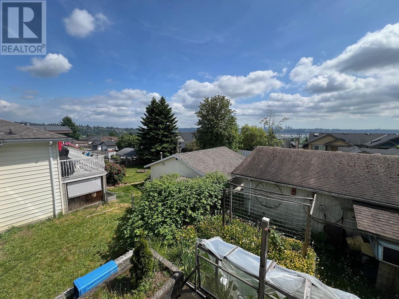 Photo 3 of 1008 Thomas Avenue, Coquitlam BC