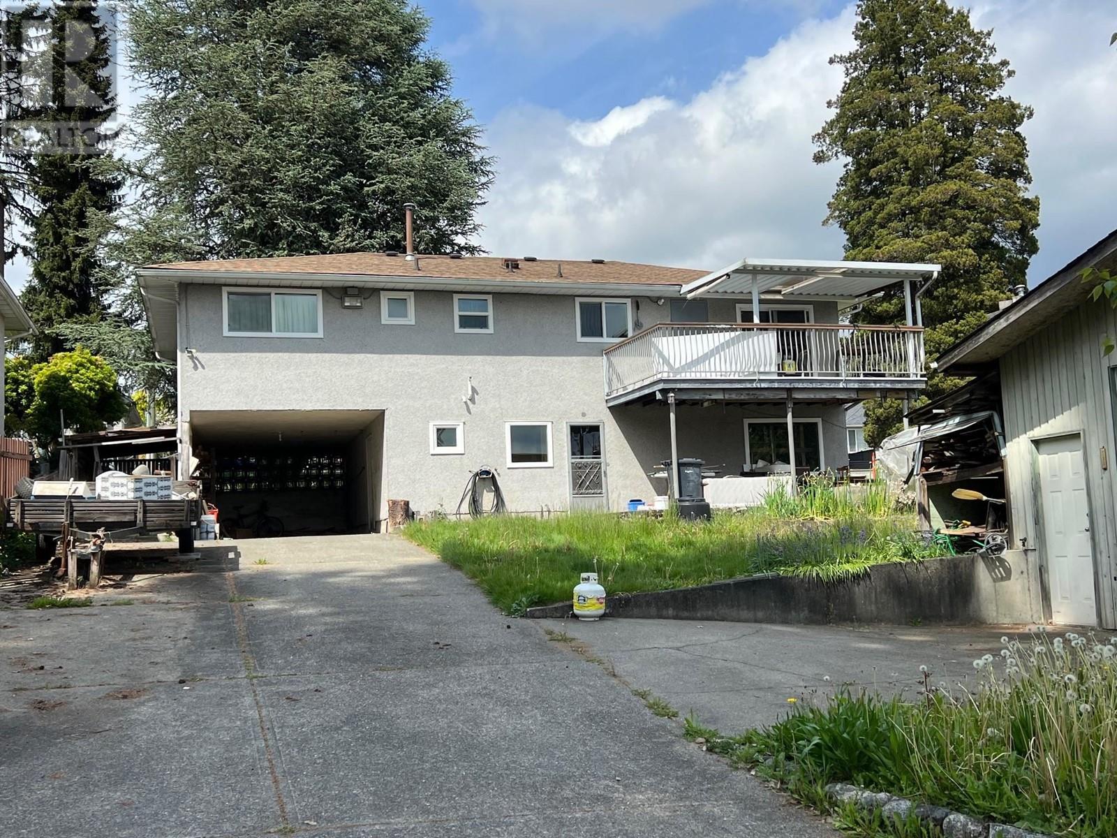 Photo 4 of 1008 Thomas Avenue, Coquitlam BC