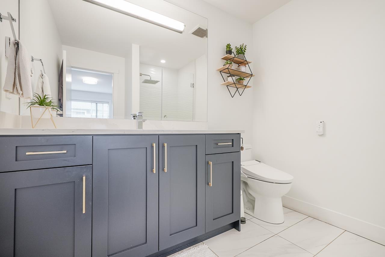Photo 12 of 26 19704 55 A Avenue, Langley BC