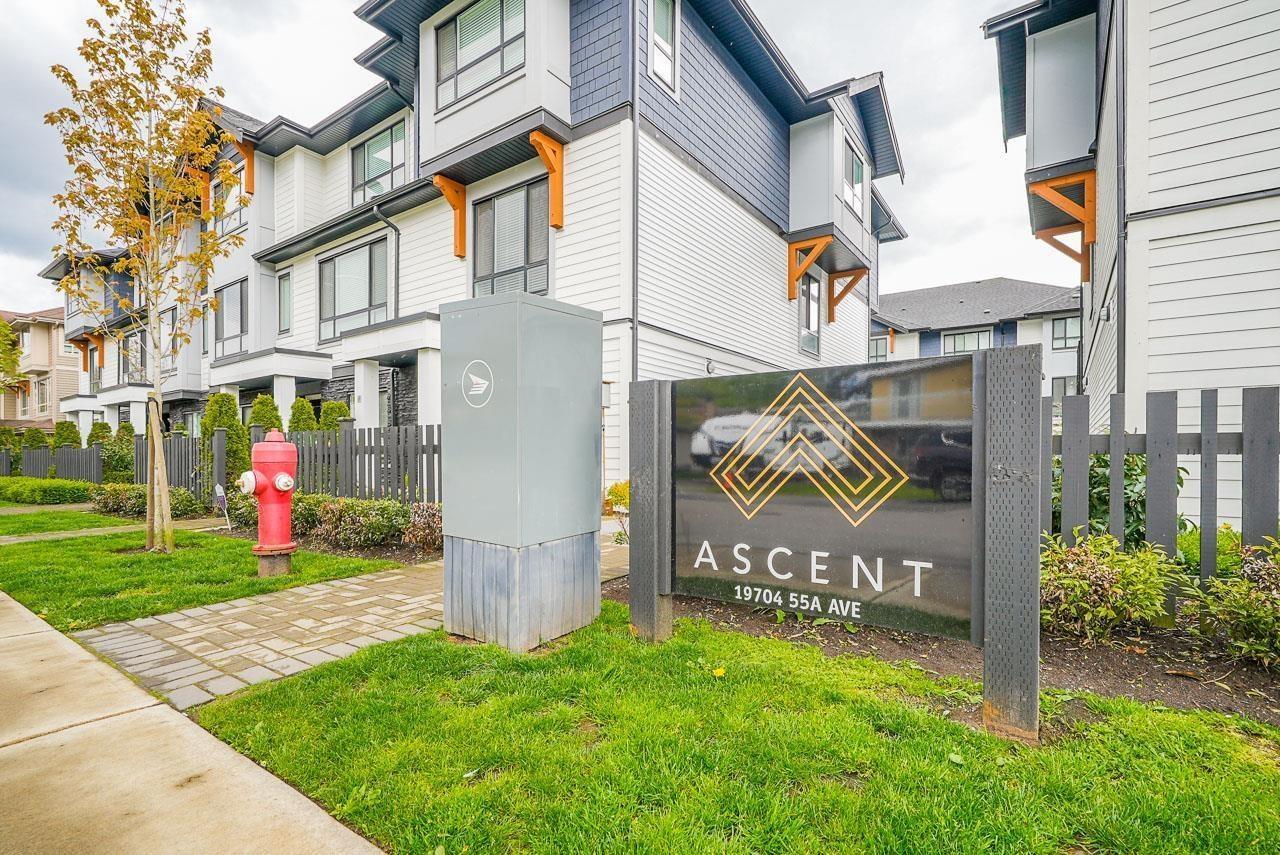 Photo 1 of 26 19704 55 A Avenue, Langley BC