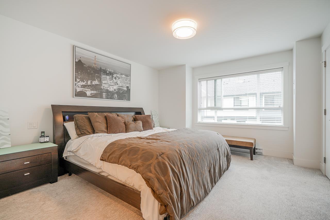 Photo 11 of 26 19704 55 A Avenue, Langley BC