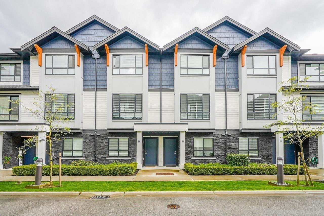 Photo 3 of 26 19704 55 A Avenue, Langley BC