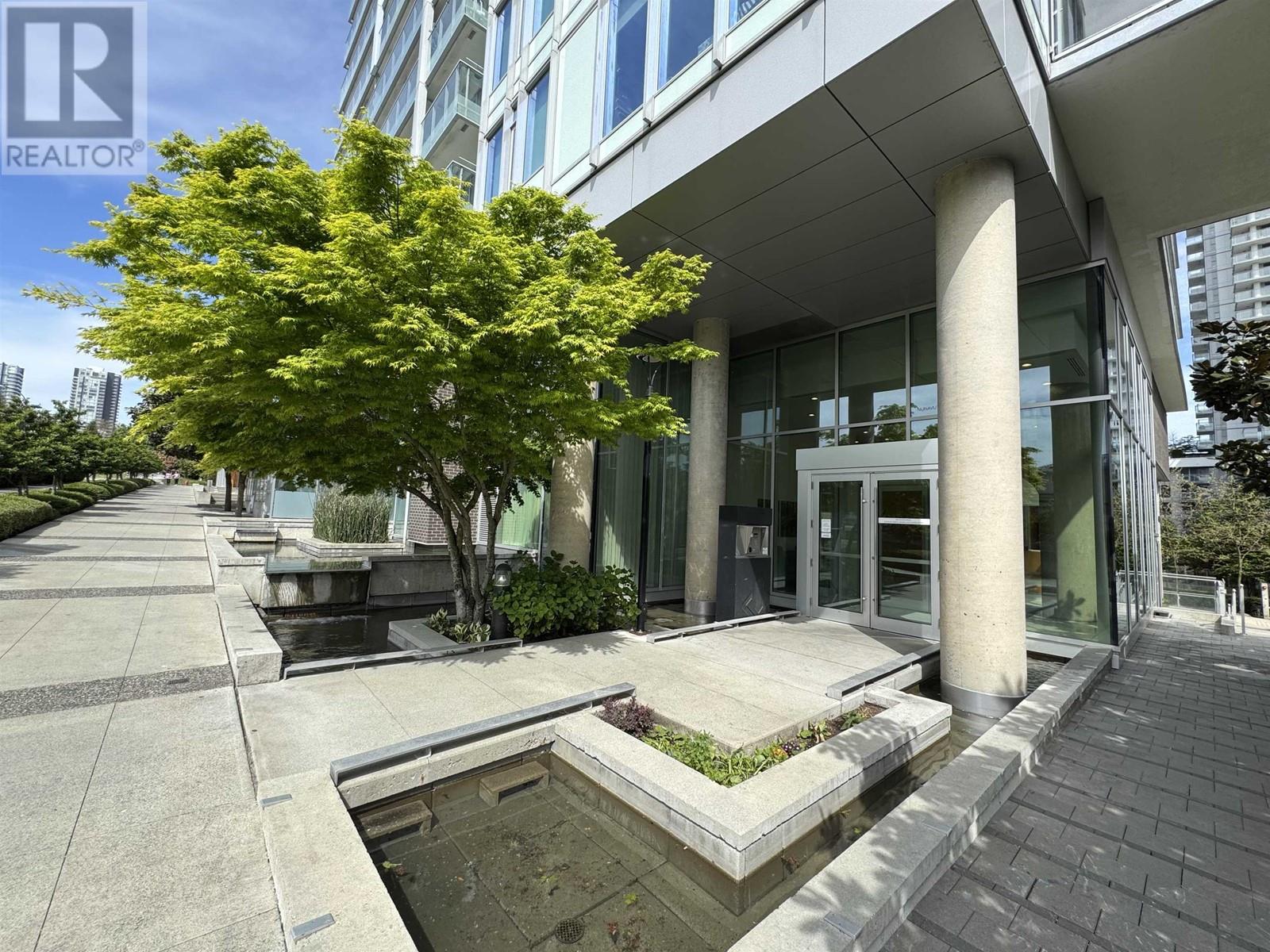 804 8031 NUNAVUT LANE, Vancouver