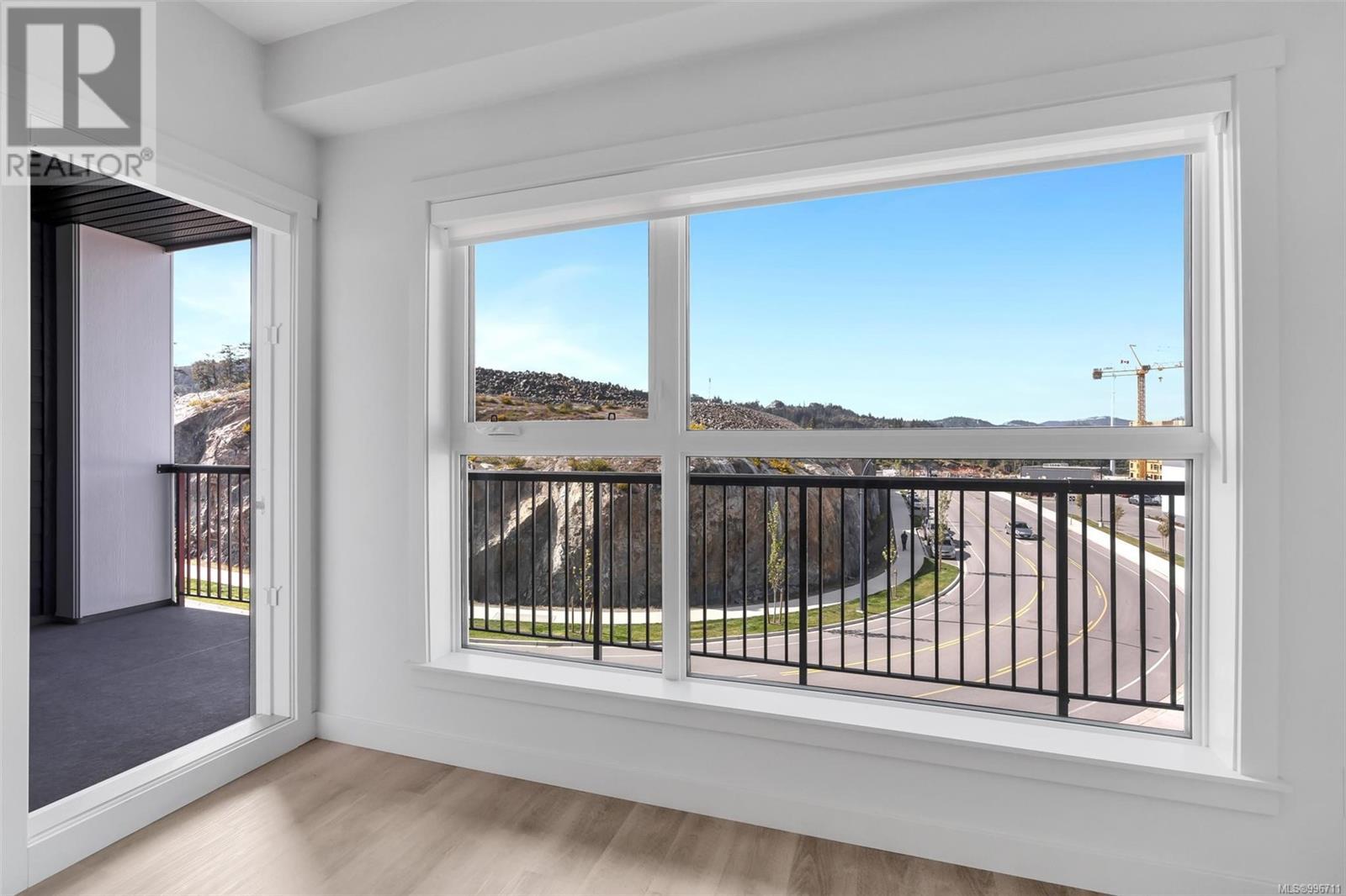 311 2461 Gateway Road, Langford
