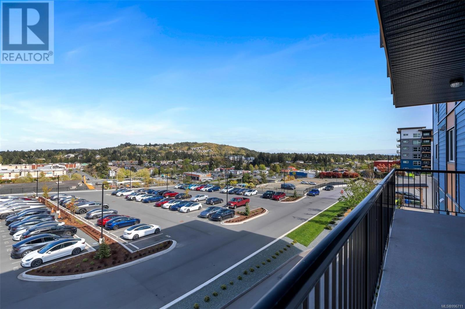 311 2461 Gateway Road, Langford