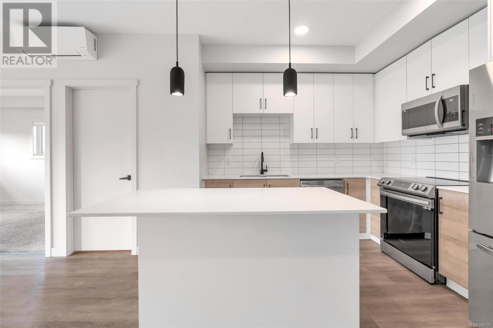 Photo 5 of 311 2461 Gateway Rd, Langford BC