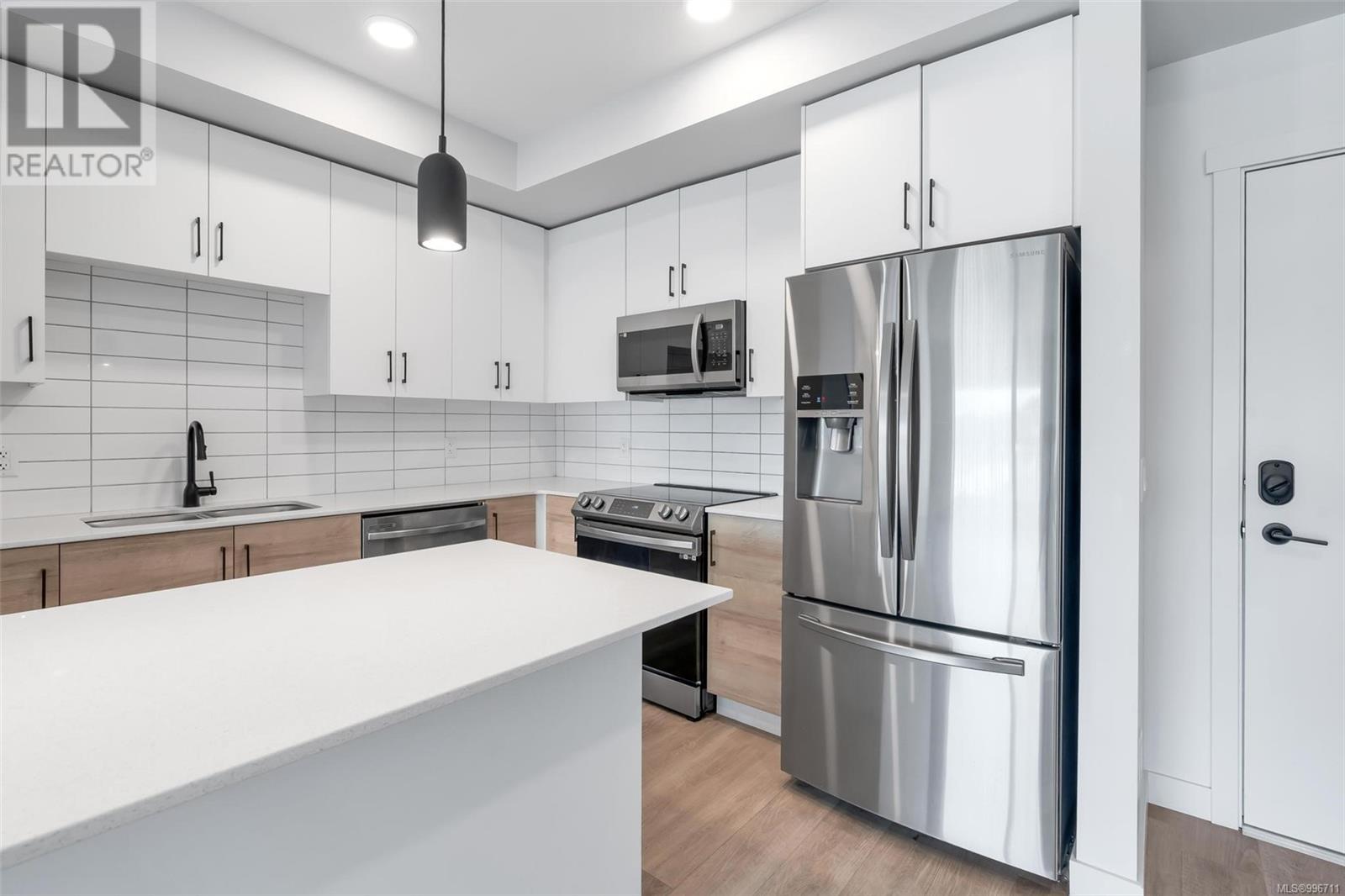 Photo 7 of 311 2461 Gateway Rd, Langford BC