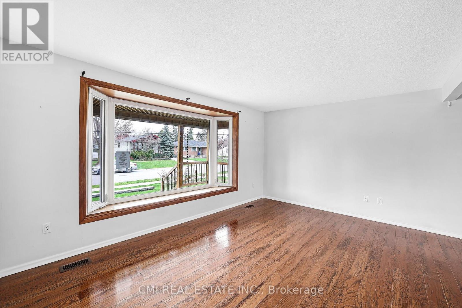 Photo 8 of 96 Elgin Street, Kawartha Lakes ON