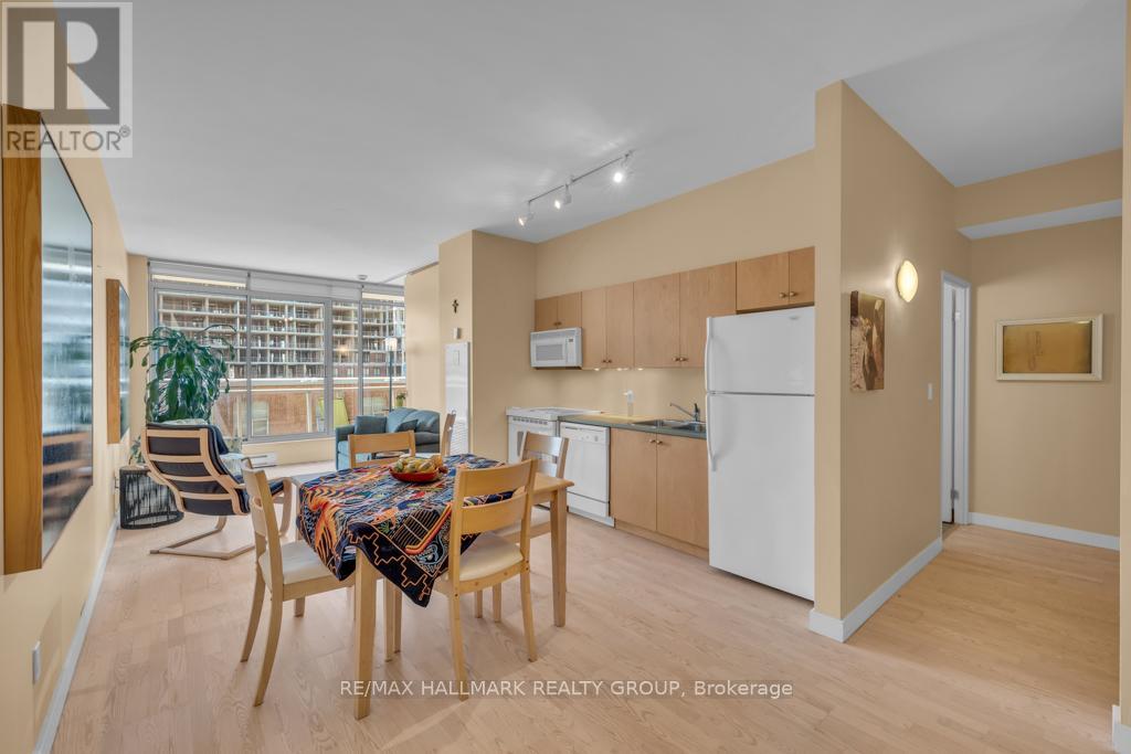 Photo 10 of 610 383 Cumberland Street, Ottawa ON