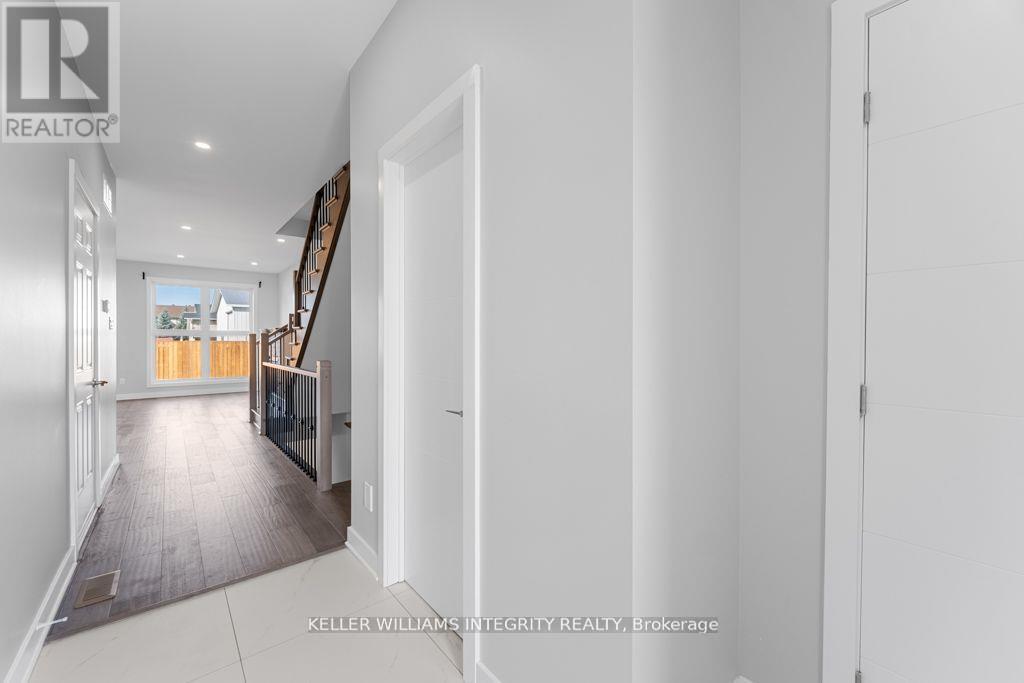 Photo 6 of B 875 Contour Street, Ottawa ON