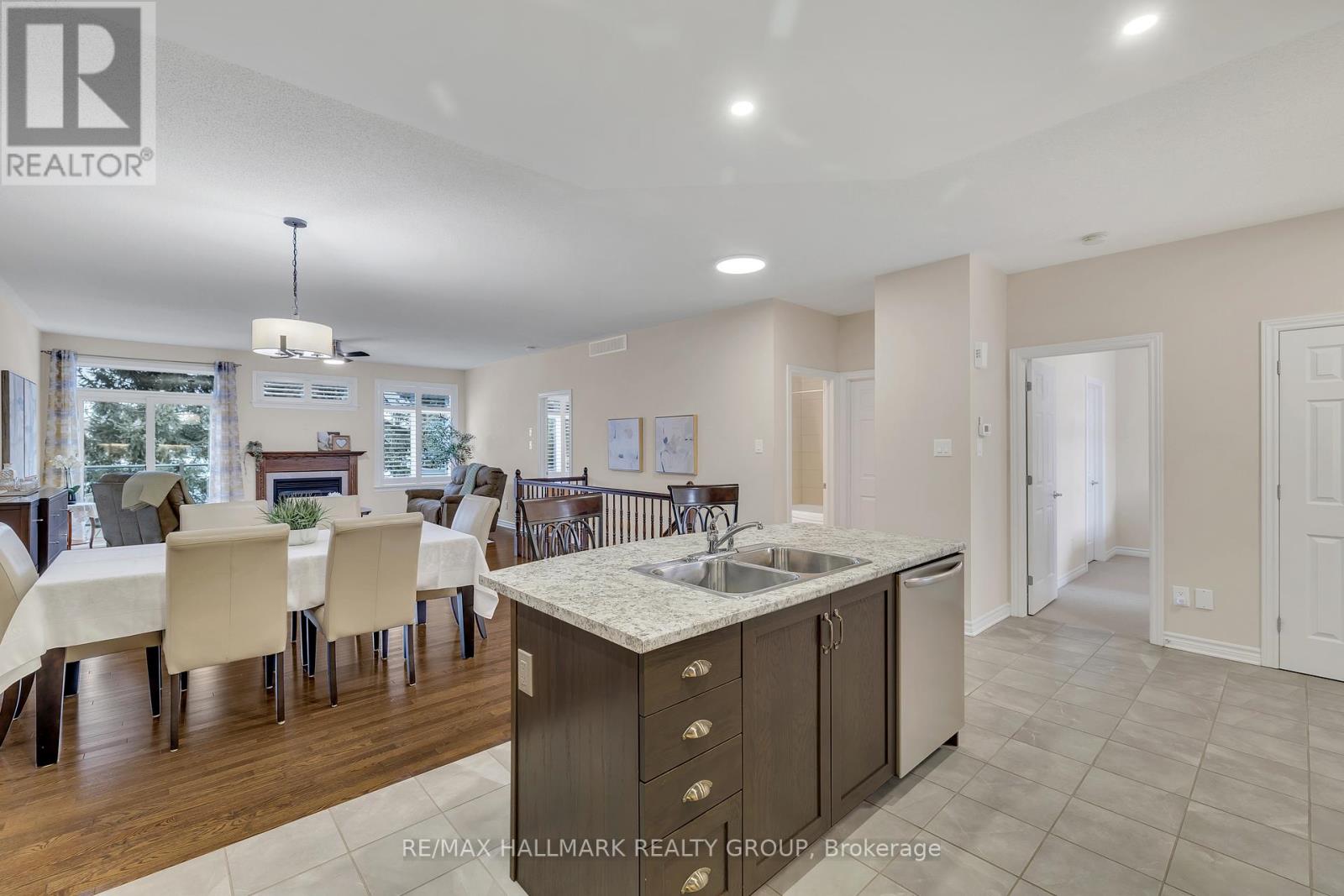 Photo 18 of 251 Royal Landing Gate, North Grenville ON