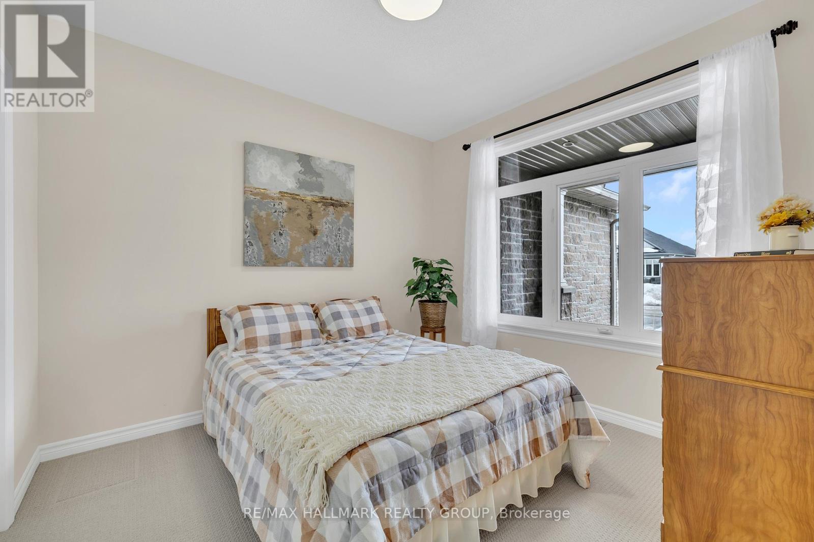 Photo 10 of 251 Royal Landing Gate, North Grenville ON