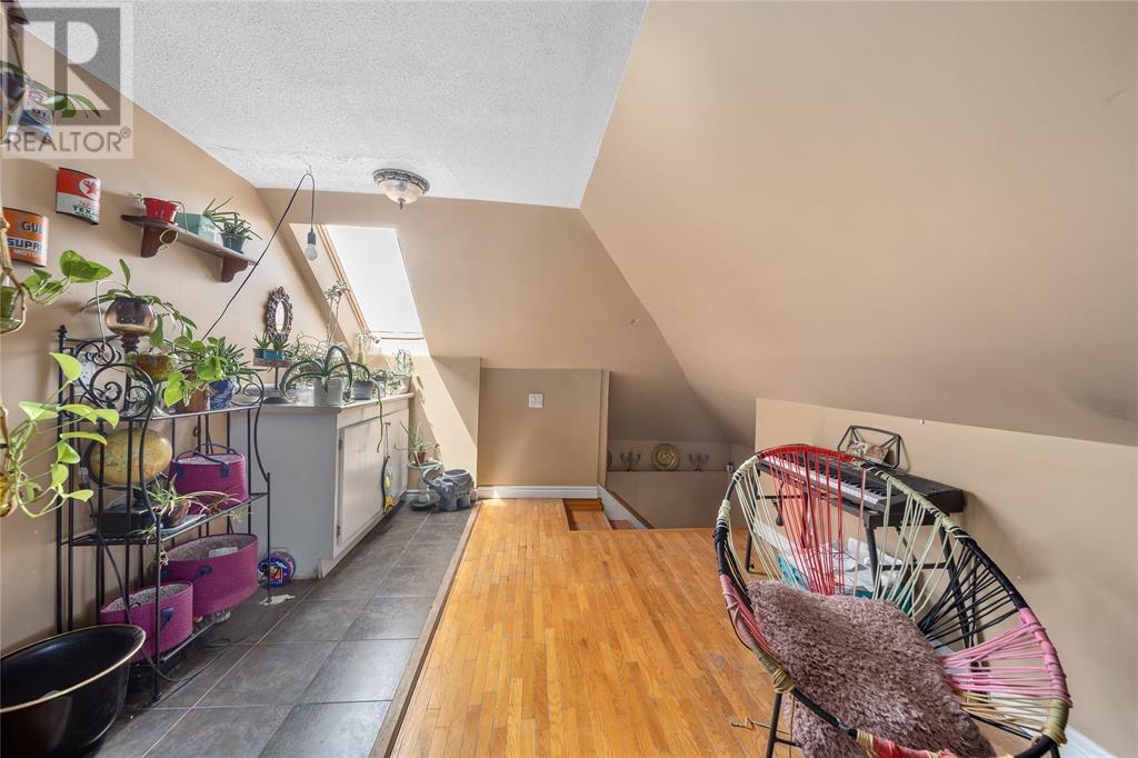 Photo 10 of 169 Christina Street South, Sarnia ON