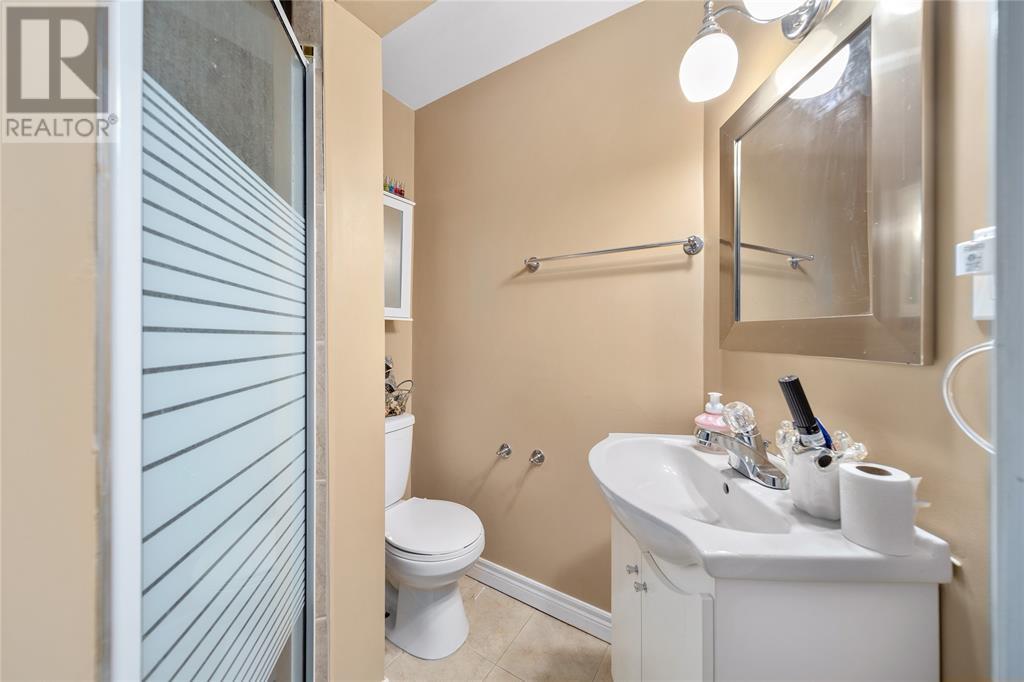 Photo 14 of 169 Christina Street South, Sarnia ON