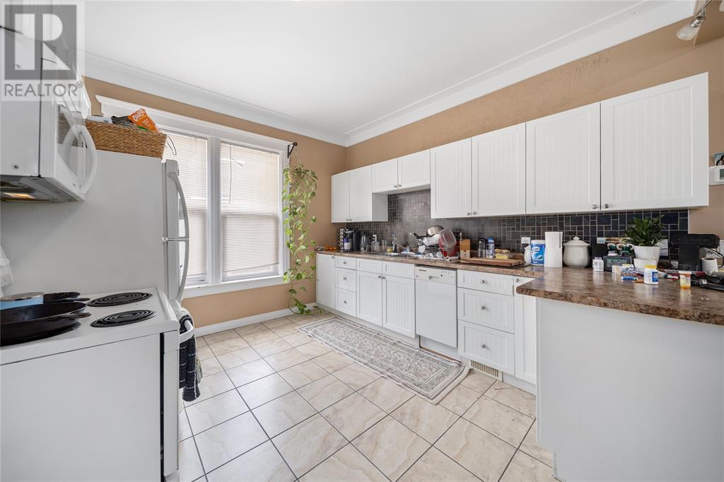 Photo 20 of 169 Christina Street South, Sarnia ON
