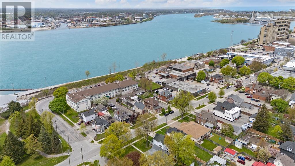 Photo 36 of 169 Christina Street South, Sarnia ON