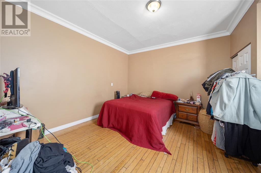 Photo 23 of 169 Christina Street South, Sarnia ON