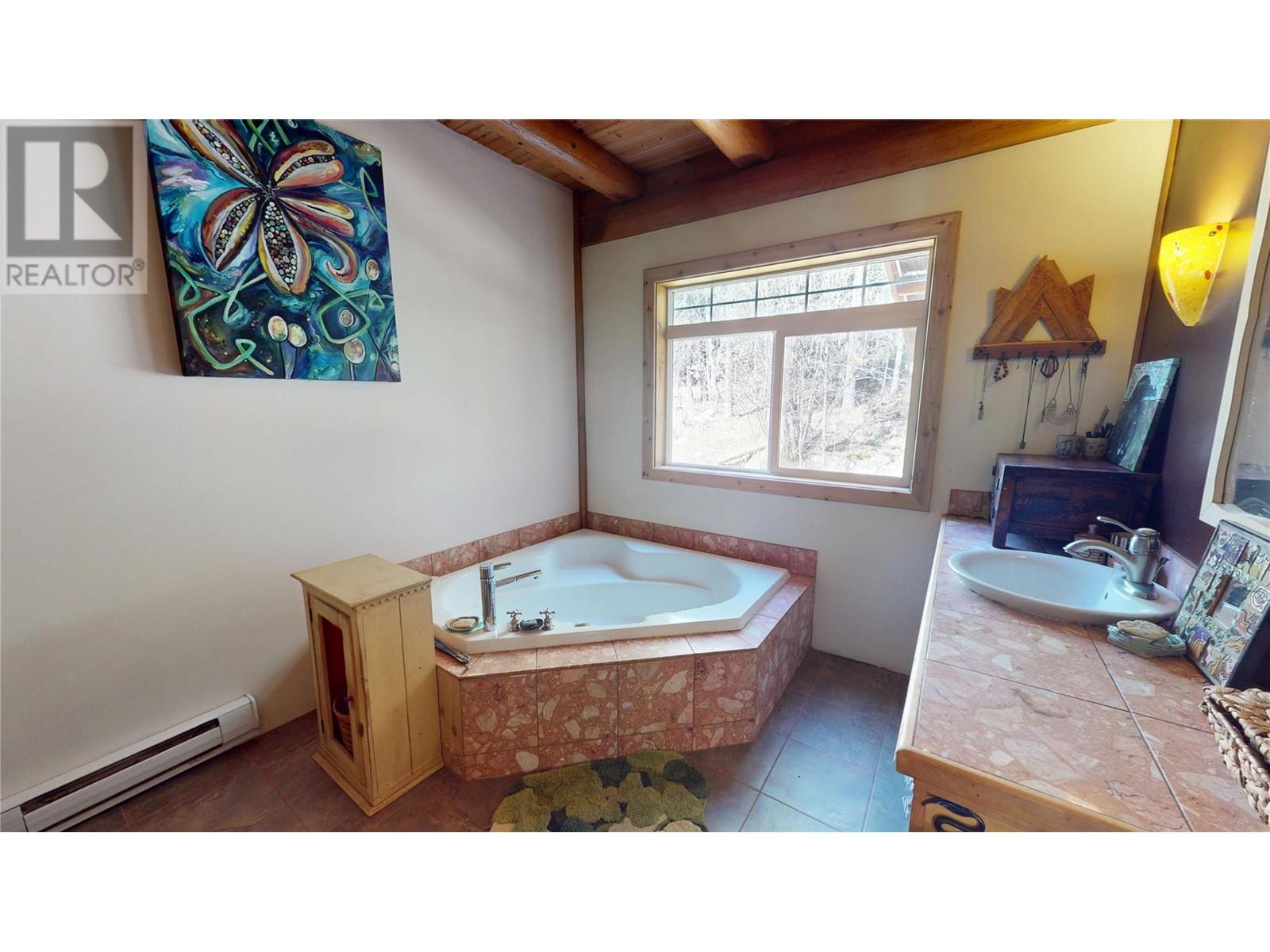 16370 Jacobson Road, Crawford Bay