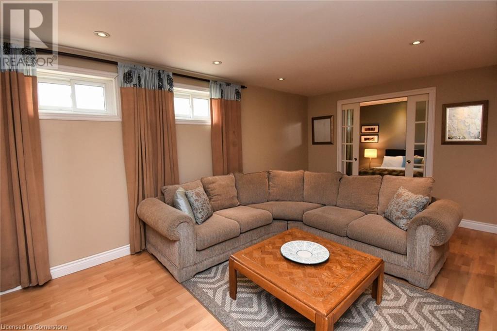 Photo 16 of 2381 Wyandotte Drive, Oakville ON