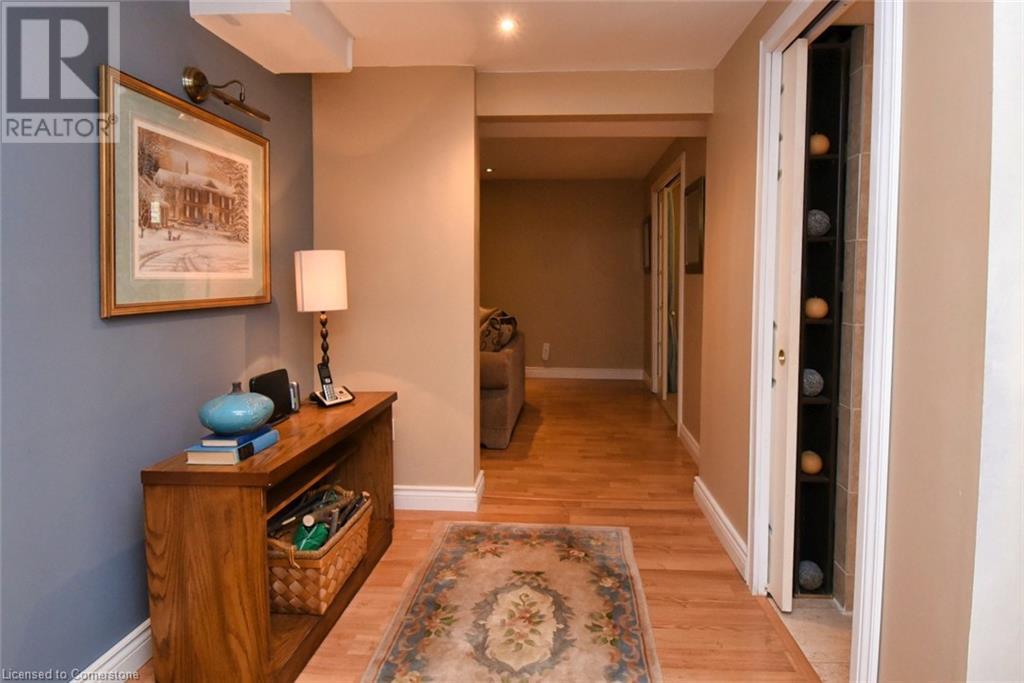 Photo 36 of 2381 Wyandotte Drive, Oakville ON