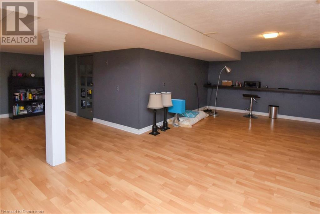 Photo 38 of 2381 Wyandotte Drive, Oakville ON
