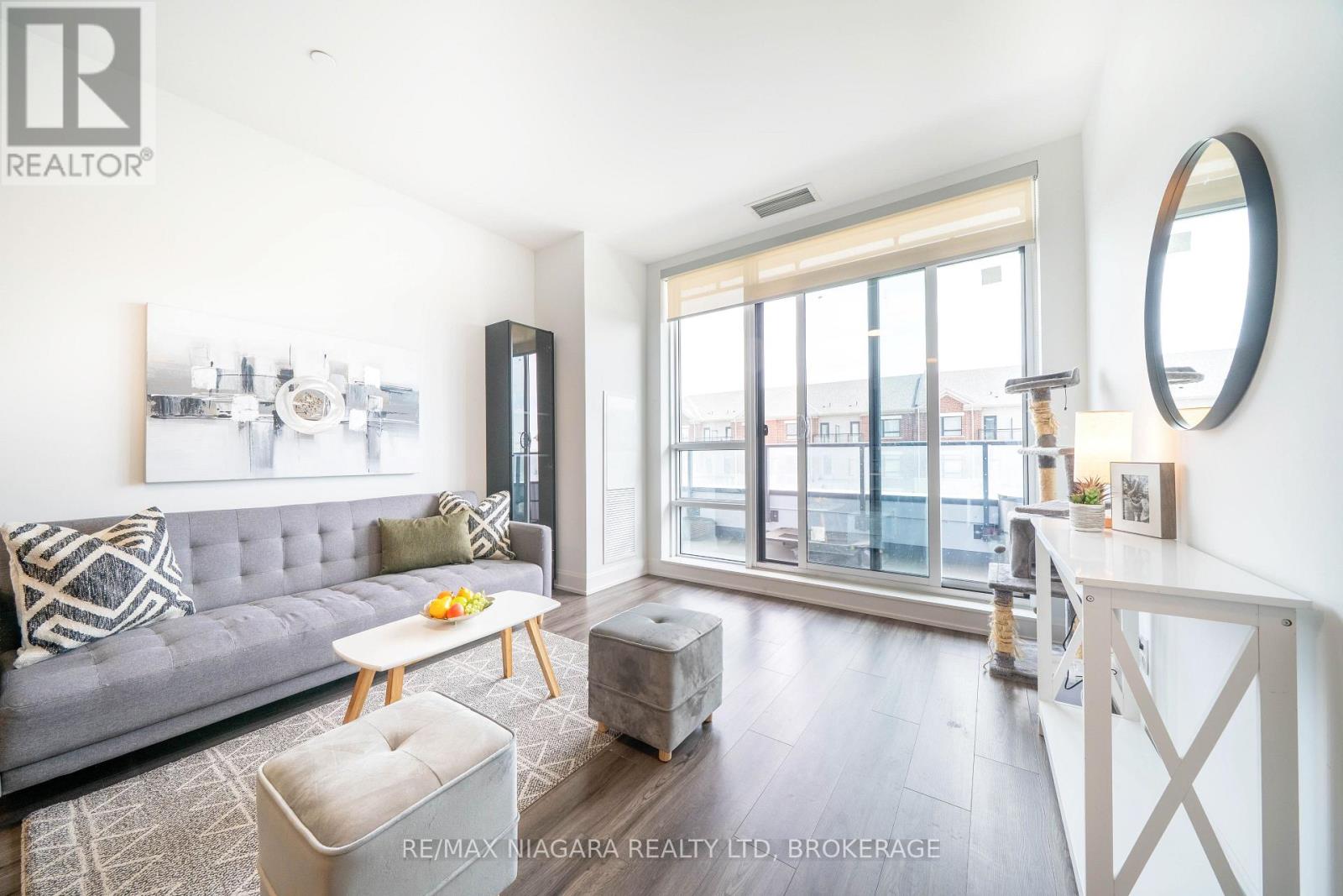 Photo 12 of 105 12 Gandhi Lane, Markham ON