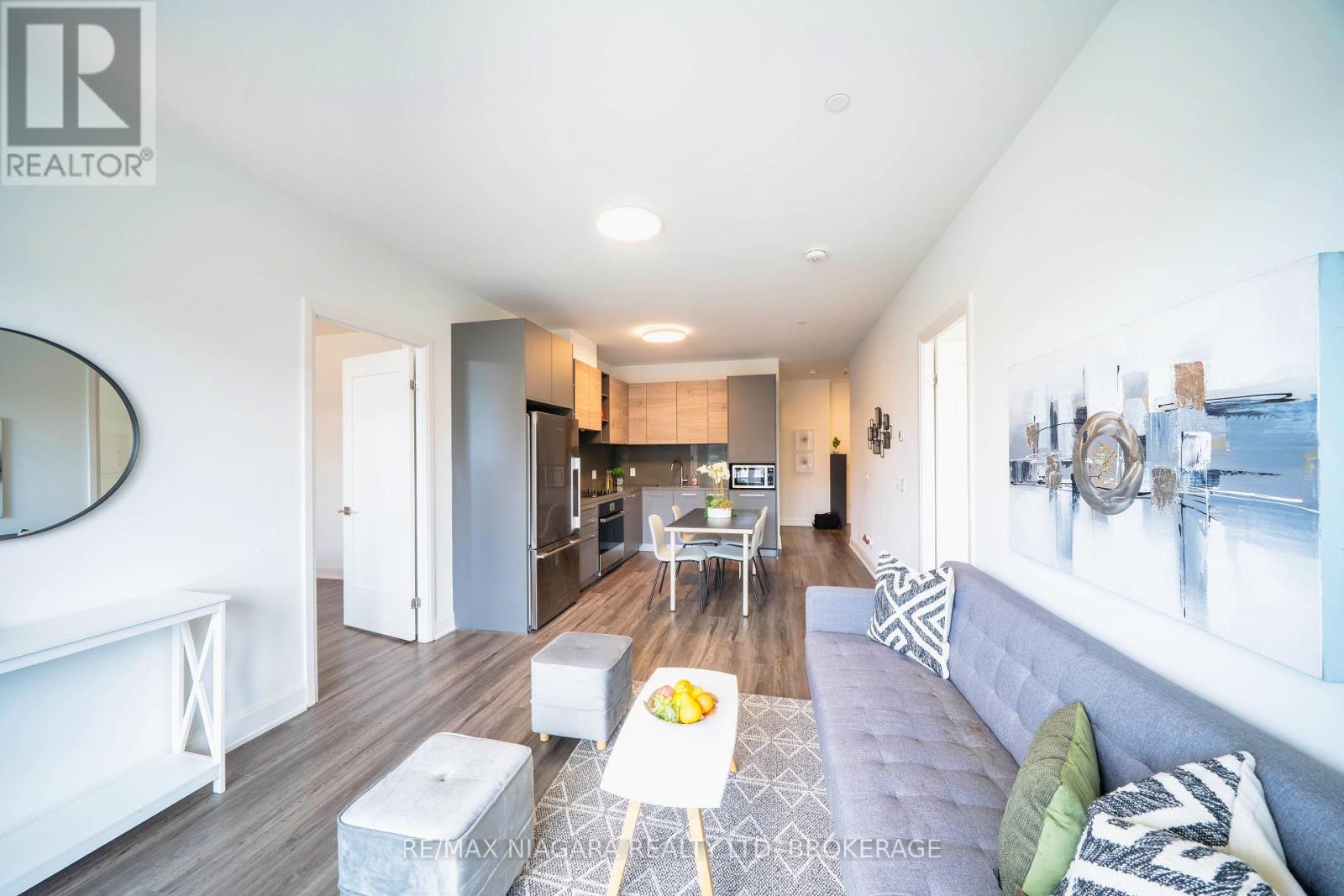Photo 14 of 105 12 Gandhi Lane, Markham ON