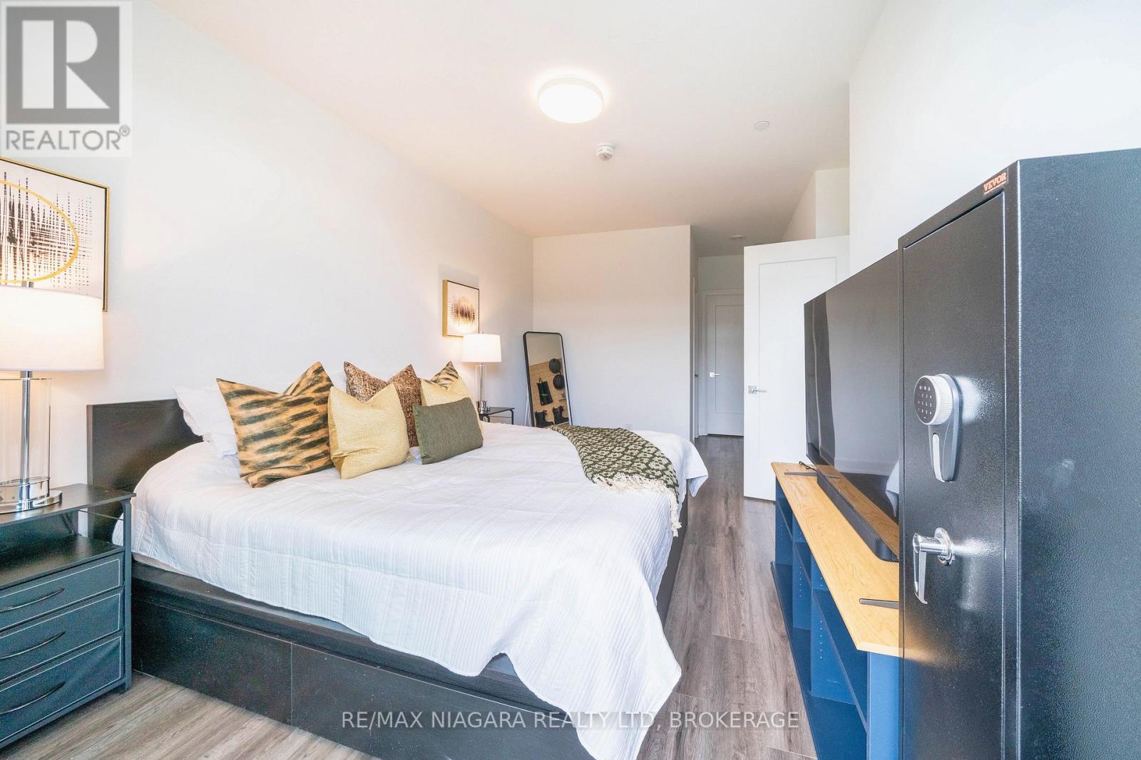 Photo 24 of 105 12 Gandhi Lane, Markham ON