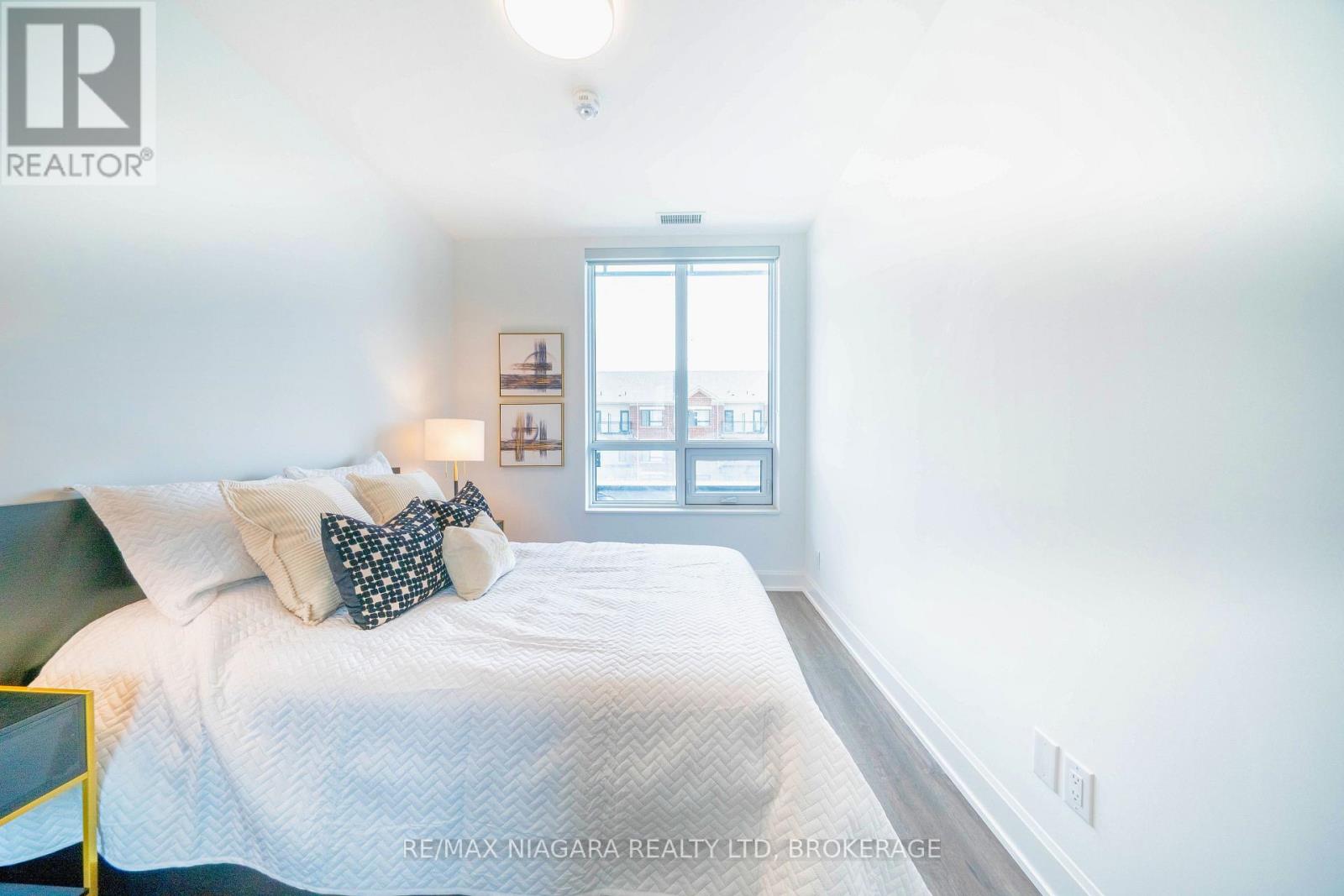 Photo 27 of 105 12 Gandhi Lane, Markham ON