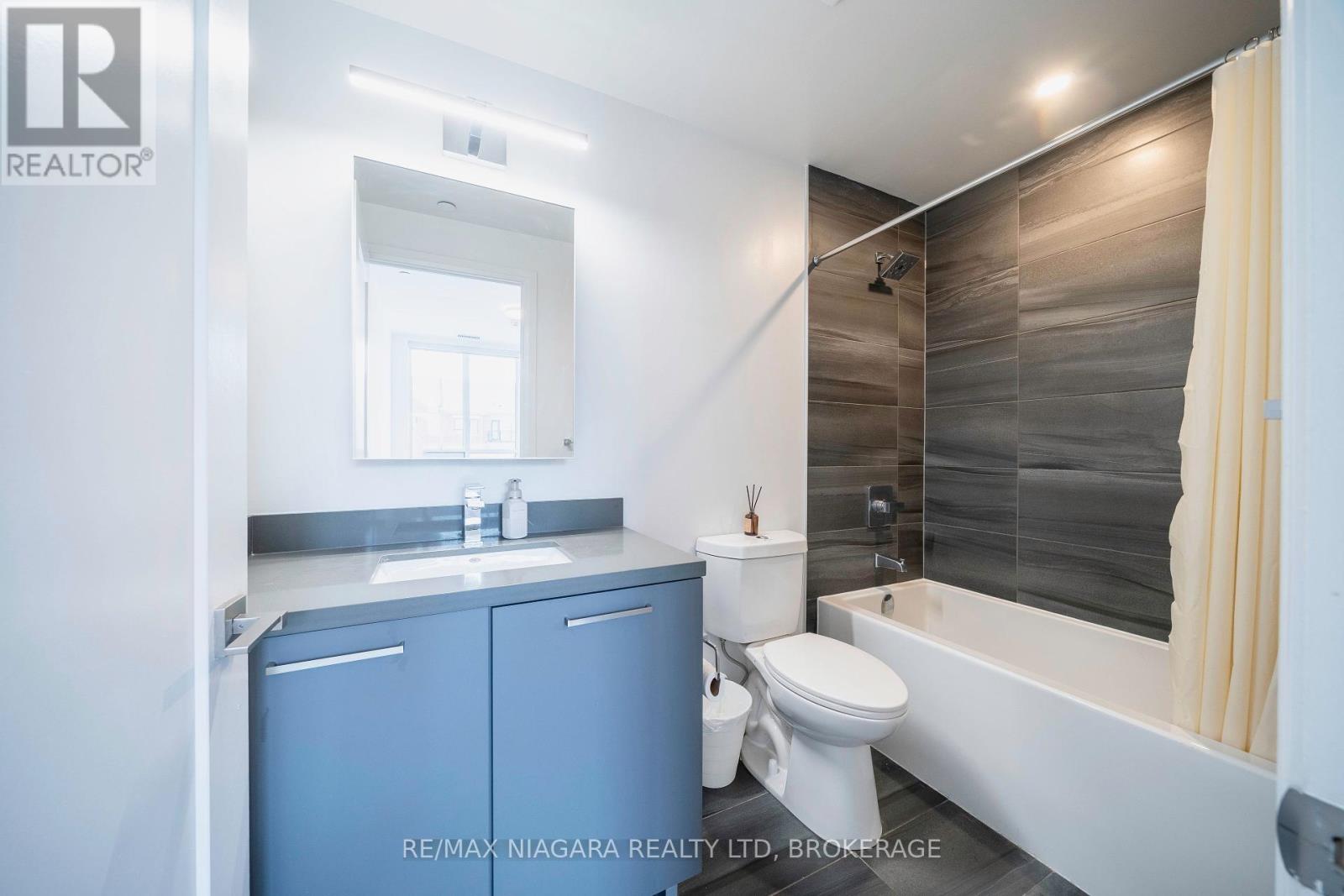 Photo 28 of 105 12 Gandhi Lane, Markham ON